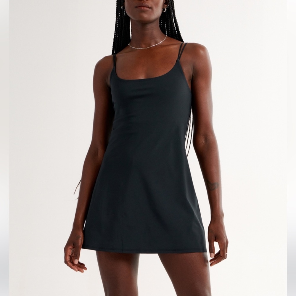 Abercrombie & Fitch - Traveler Mini Dress in Onyx, XS